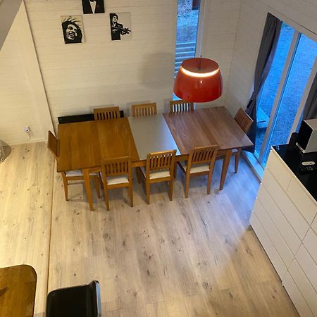 Stuga Pa Oe / Naerhet Till Vatten Mariestad Bagian luar foto